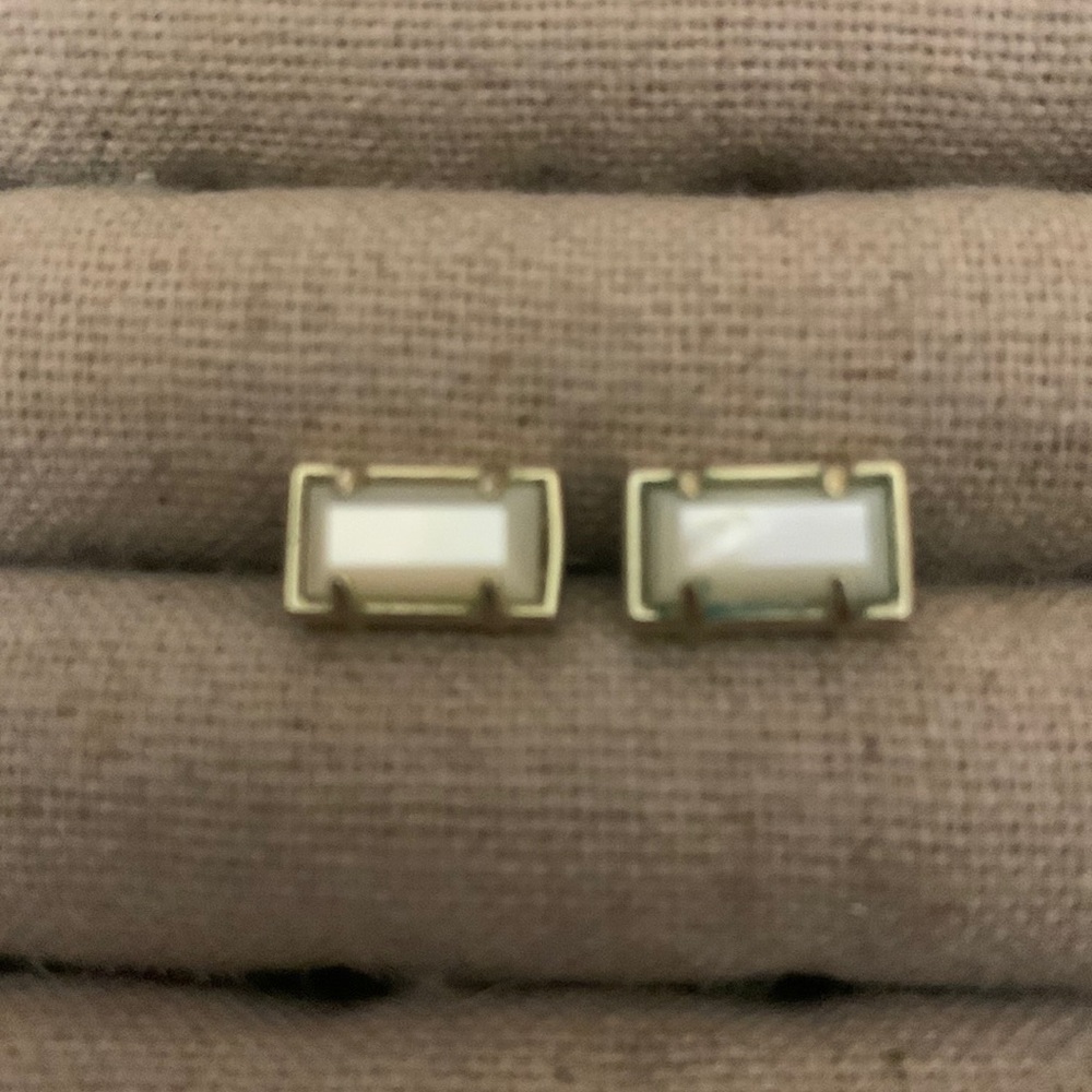 Kendra Scott Paola Stud white earrings